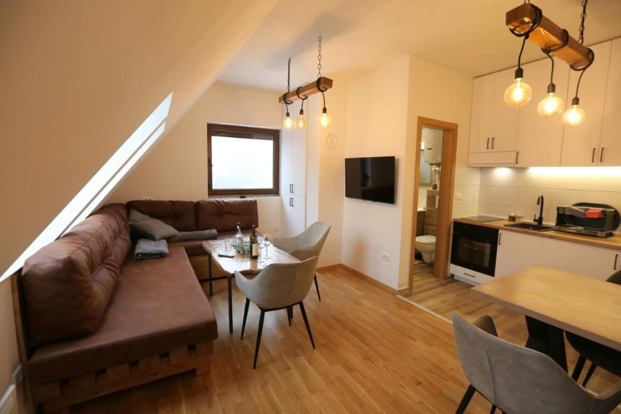 Wood Apartmani - Vila Zimska Idila ยาโฮรินา ภายนอก รูปภาพ