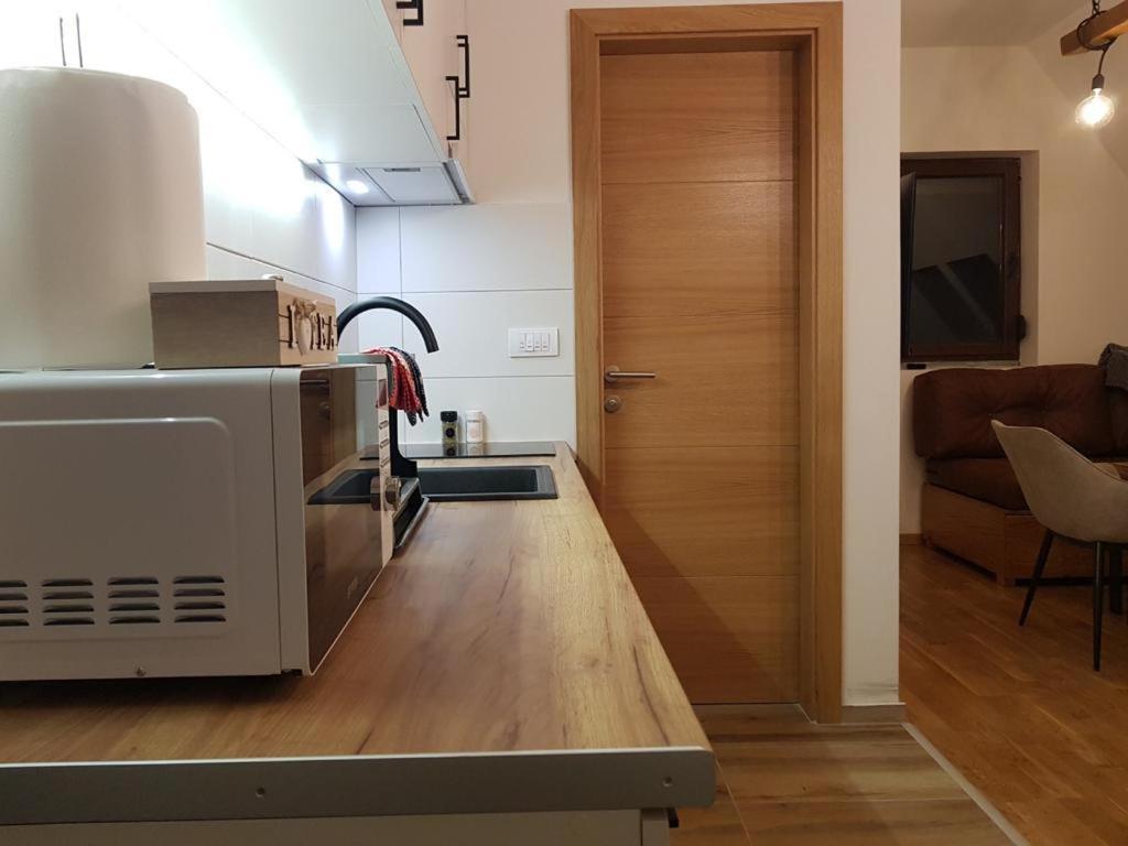 Wood Apartmani - Vila Zimska Idila ยาโฮรินา ภายนอก รูปภาพ