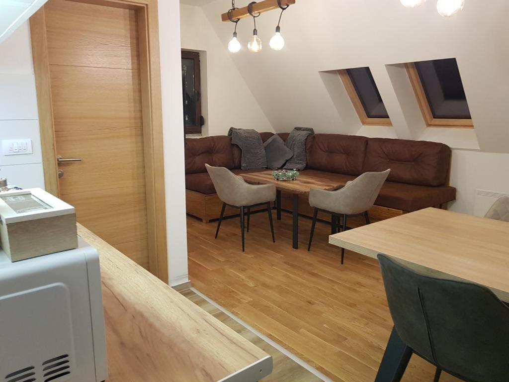 Wood Apartmani - Vila Zimska Idila ยาโฮรินา ภายนอก รูปภาพ