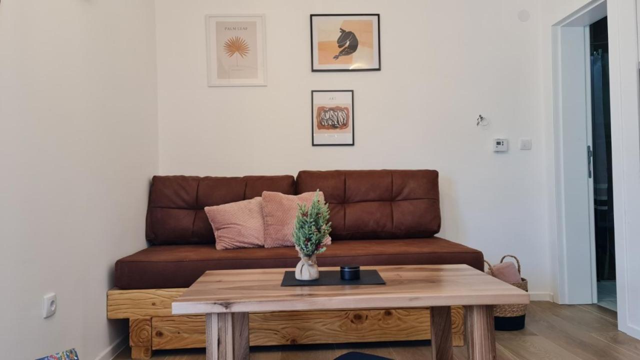 Wood Apartmani - Vila Zimska Idila ยาโฮรินา ภายนอก รูปภาพ