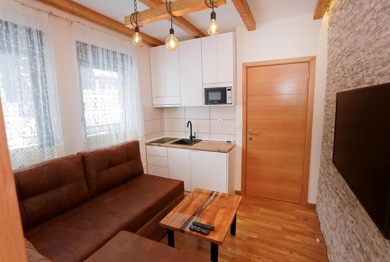 Wood Apartmani - Vila Zimska Idila ยาโฮรินา ภายนอก รูปภาพ