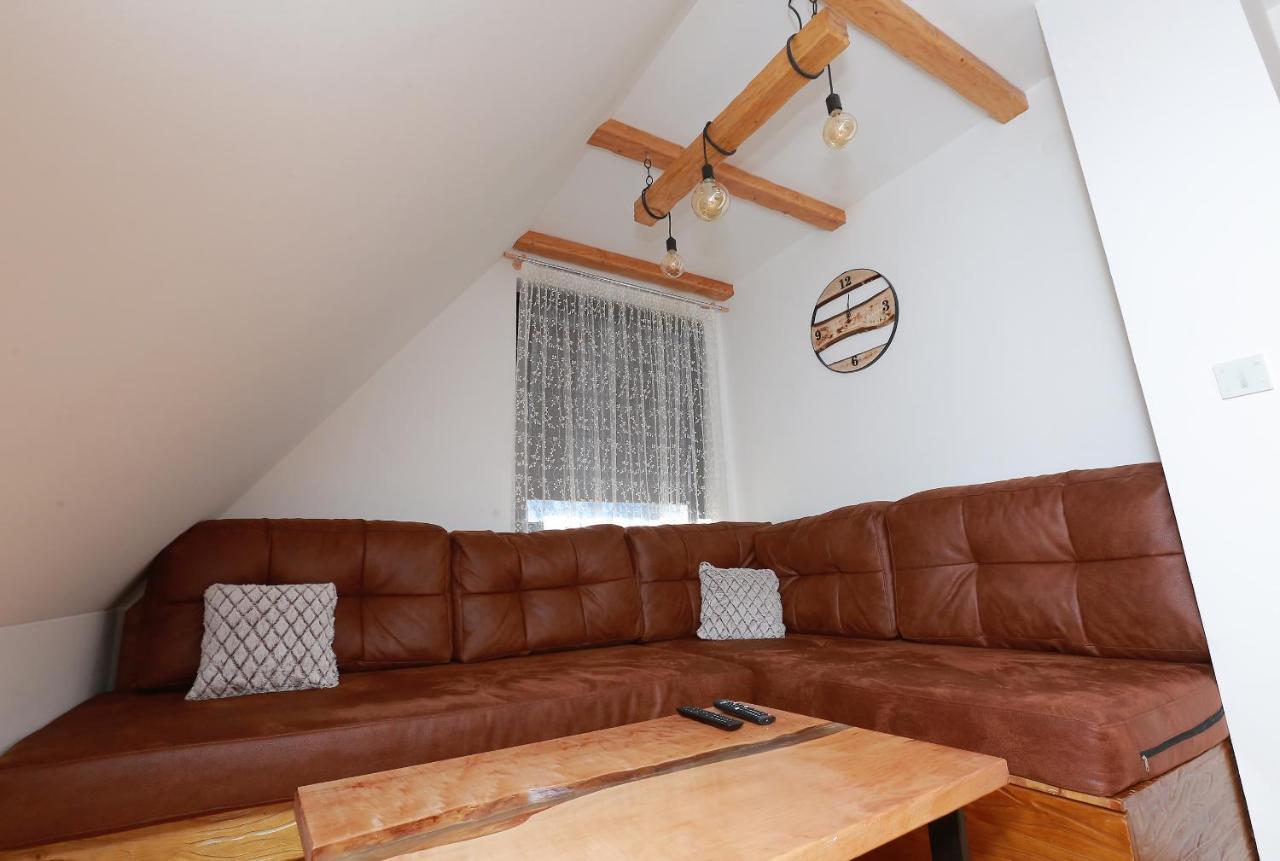 Wood Apartmani - Vila Zimska Idila ยาโฮรินา ภายนอก รูปภาพ