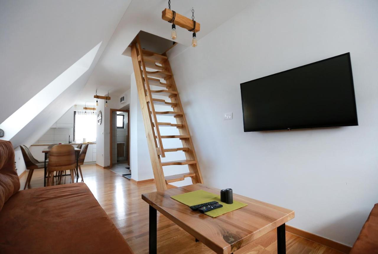 Wood Apartmani - Vila Zimska Idila ยาโฮรินา ภายนอก รูปภาพ
