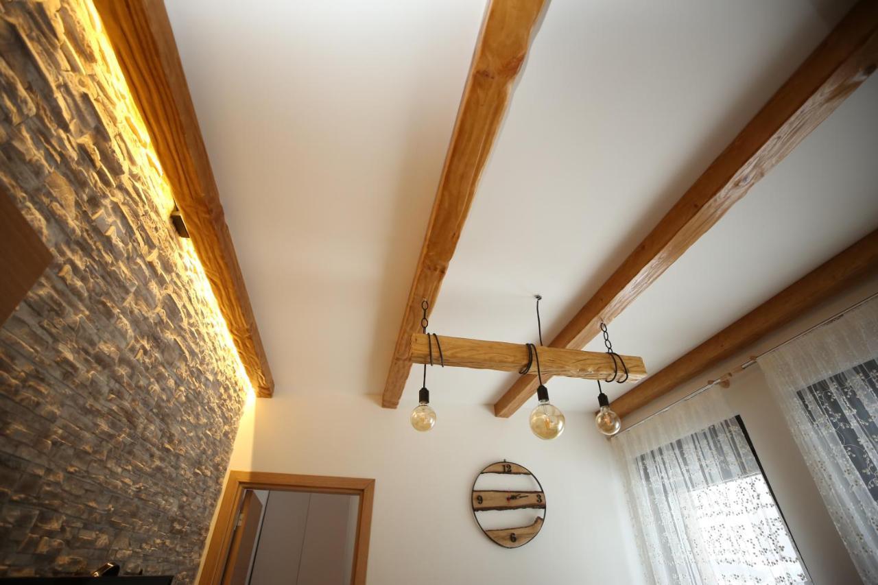 Wood Apartmani - Vila Zimska Idila ยาโฮรินา ภายนอก รูปภาพ