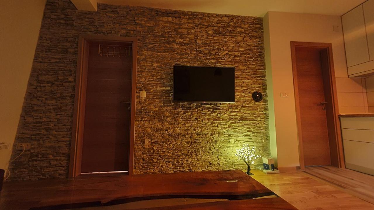 Wood Apartmani - Vila Zimska Idila ยาโฮรินา ภายนอก รูปภาพ